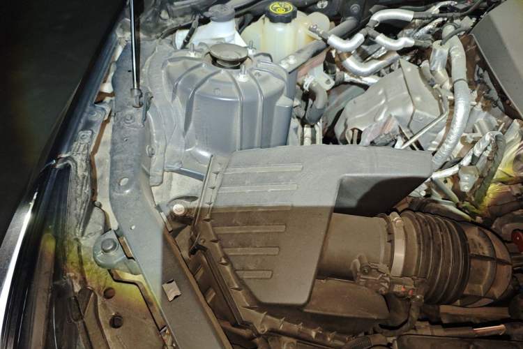 Used Cadillac CT5 2020 28T Tech Edition Engine Bay Right