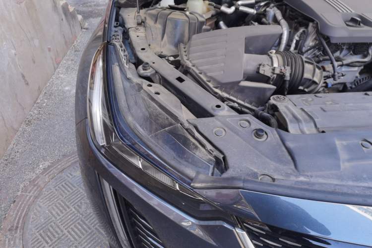 Used Cadillac CT5 2020 28T Tech Edition Engine Bay Right