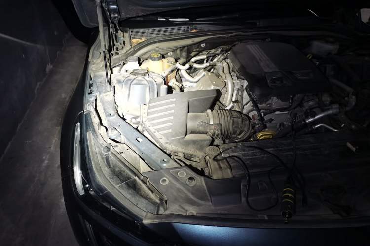 Used Cadillac CT5 2020 Revised 28T Platinum Sport Edition Engine Bay Right