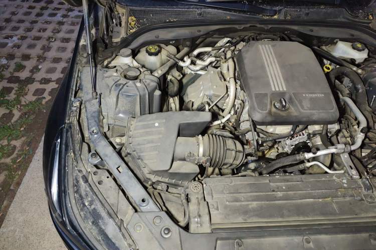 Used Cadillac CT5 2020 28T Luxury Version Engine Bay Right