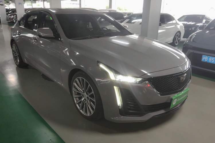 Used Cadillac CT5 2020 28T Luxury Version Front Right 45 Deg
