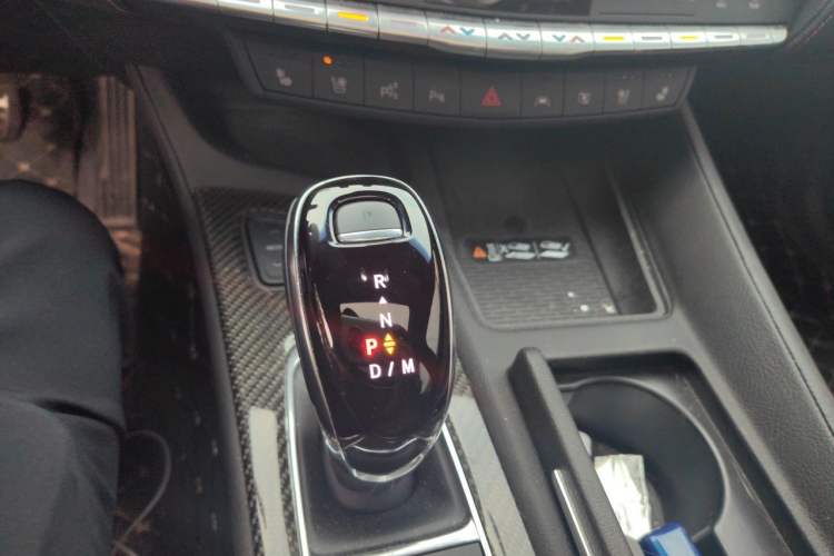 Used Cadillac CT5 2020 Revised 28T Platinum Sport Edition Gear Lever