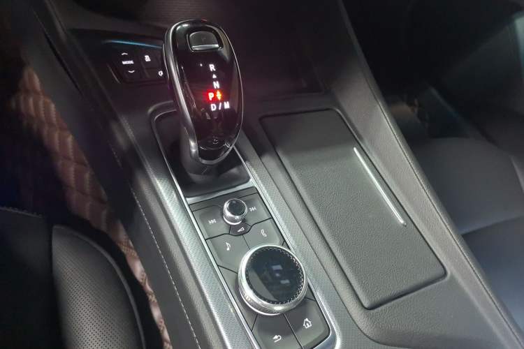 Used Cadillac CT5 2020 Revised Version 28T Luxury Edition Gear Lever