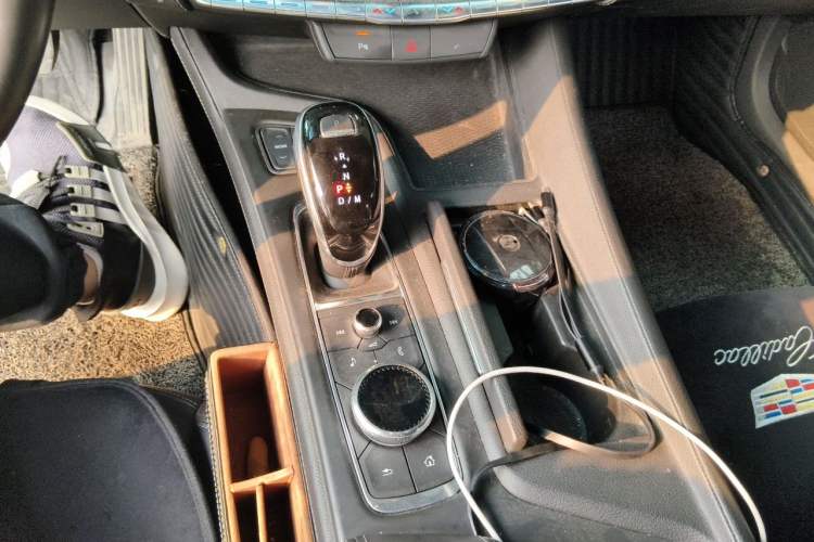 Used Cadillac CT5 2020 Revised Version 28T Fashion Edition Gear Lever