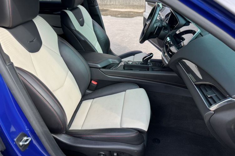 Used Cadillac CT5 2020 Revised 28T Platinum Sport Edition Interior 11