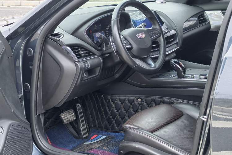 Used Cadillac CT5 2020 Updated 28T Leading Sporty Version Interior 2