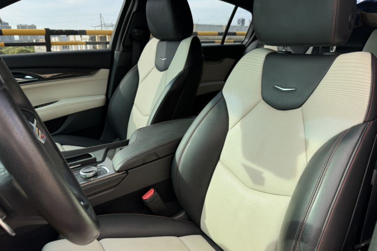 Used Cadillac CT5 2020 Revised 28T Platinum Sport Edition Interior 3