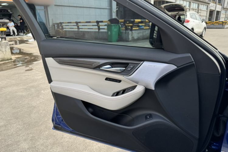 Used Cadillac CT5 2020 Revised 28T Platinum Sport Edition Interior 8