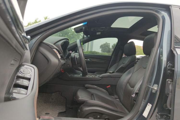Used Cadillac CT5 2020 Revised 28T Platinum Sport Edition Left Front Seat