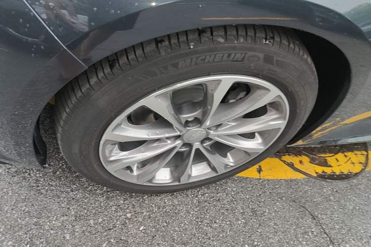 Used Cadillac CT5 2020 Updated 28T Leading Sporty Version Left Front Wheel Hub