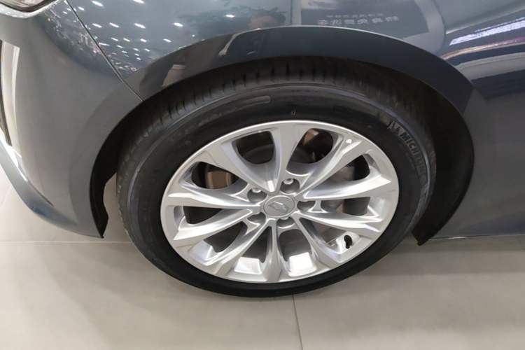 Used Cadillac CT5 2020 Revised Version 28T Luxury Edition Left Front Wheel Hub