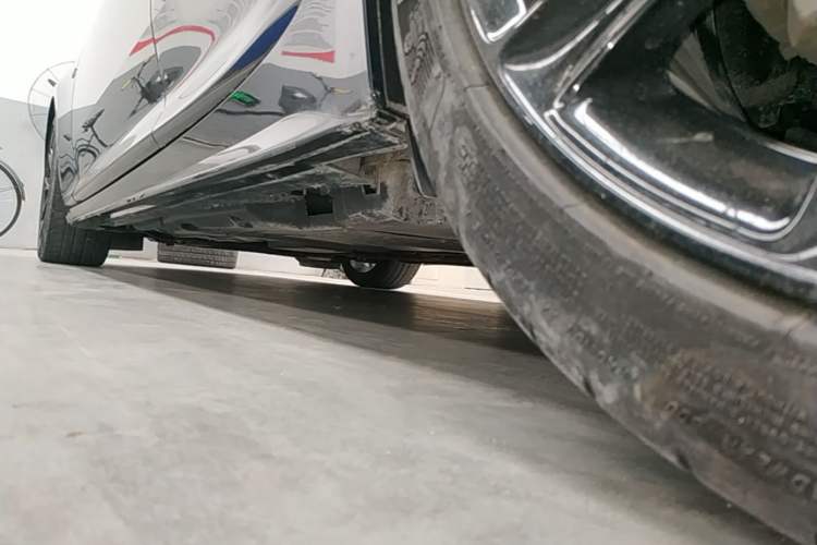 Used Cadillac CT5 2020 Revised 28T Platinum Sport Edition Left Side Sill