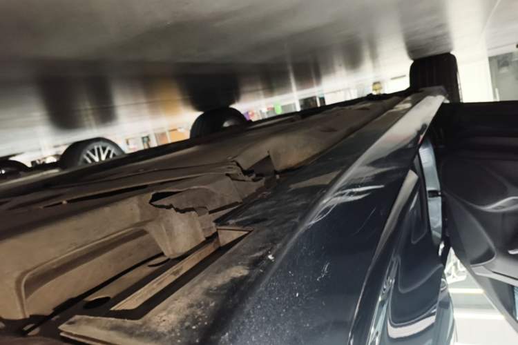 Used Cadillac CT5 2020 Revised Version 28T Tech Edition Left Side Sill