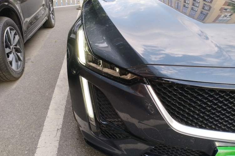 Used Cadillac CT5 2020 Updated 28T Leading Sporty Version Right Front Headlight