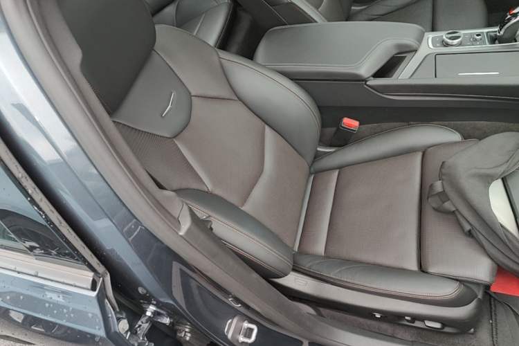 Used Cadillac CT5 2020 Updated 28T Leading Sporty Version Right Front Seat