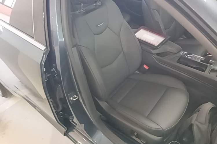 Used Cadillac CT5 2020 Revised Version 28T Luxury Edition Right Front Seat