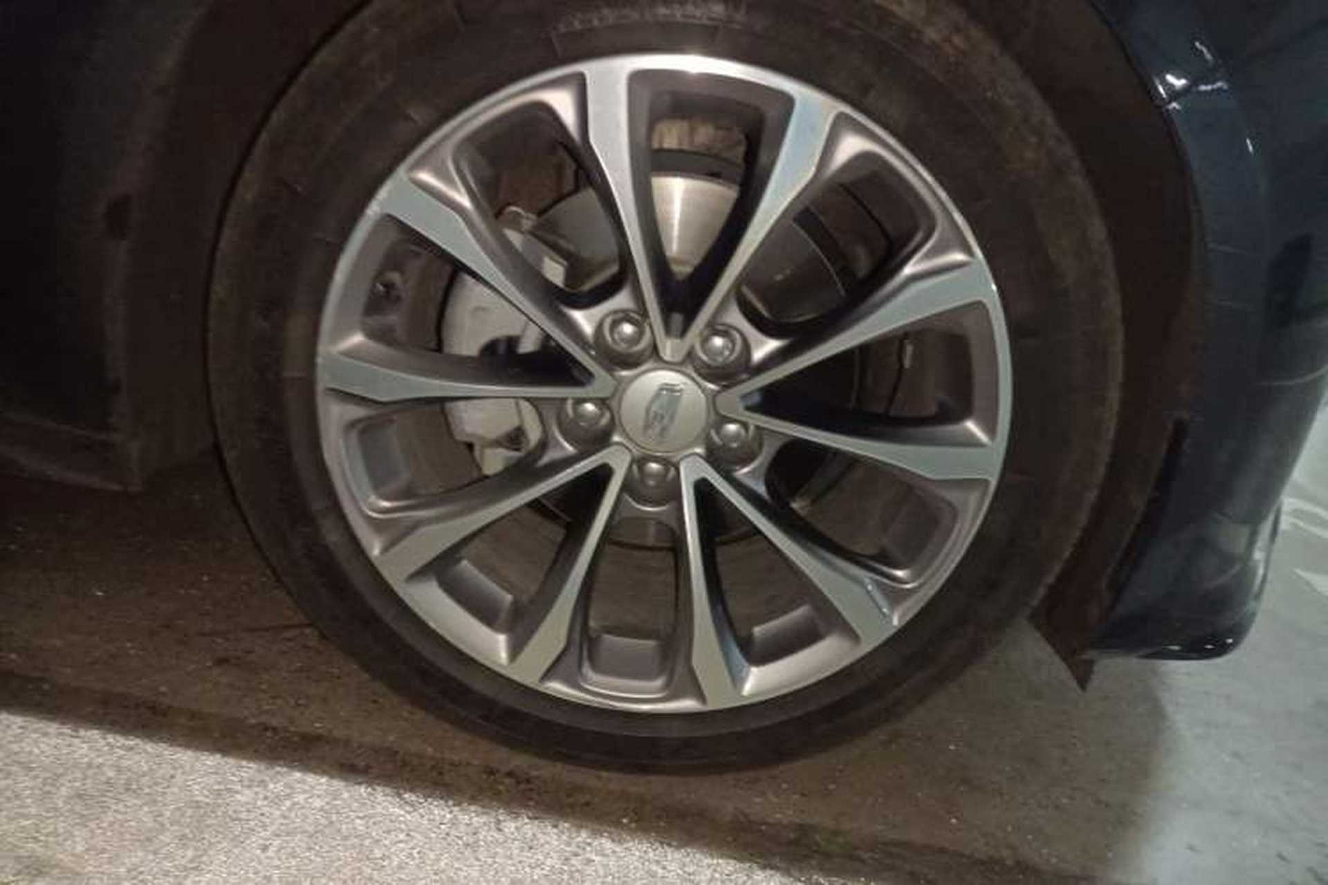 Used Cadillac CT5 2020 Updated 28T Leading Sporty Version Right Front Wheel Hub