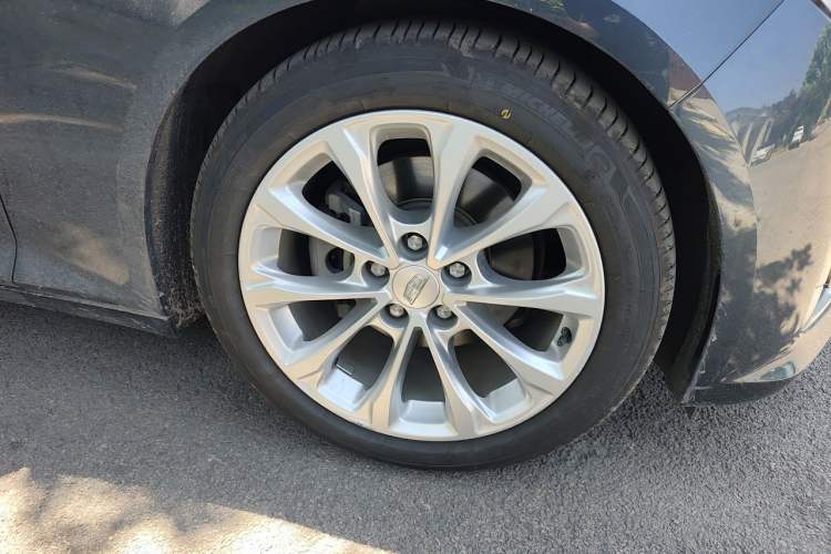 Used Cadillac CT5 2020 Revised Version 28T Luxury Edition Right Front Wheel Hub