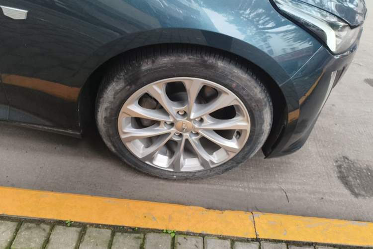 Used Cadillac CT5 2020 Revised Version 28T Luxury Edition Right Front Wheel Hub