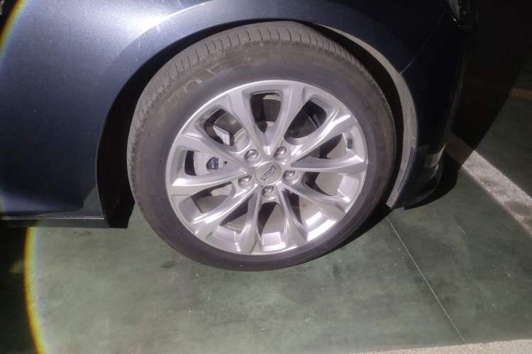 Used Cadillac CT5 2020 Revised Version 28T Luxury Edition Right Front Wheel Hub