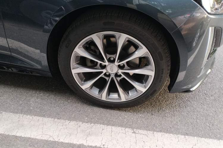 Used Cadillac CT5 2020 Updated 28T Leading Sporty Version Right Front Wheel Hub