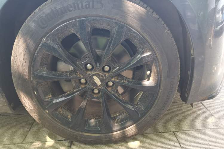 Used Cadillac CT5 2020 Updated 28T Leading Sporty Version Right Front Wheel Hub