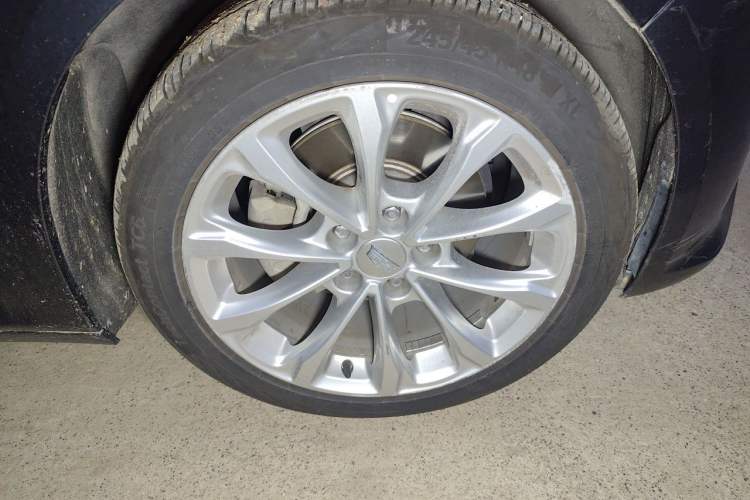 Used Cadillac CT5 2020 28T Luxury Version Right Front Wheel Hub