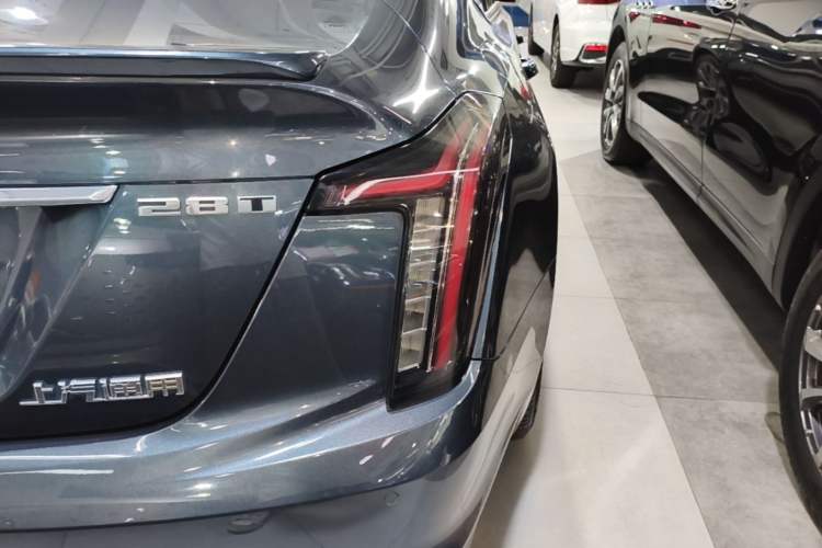 Used Cadillac CT5 2020 Updated 28T Leading Sporty Version Right Rear Taillight