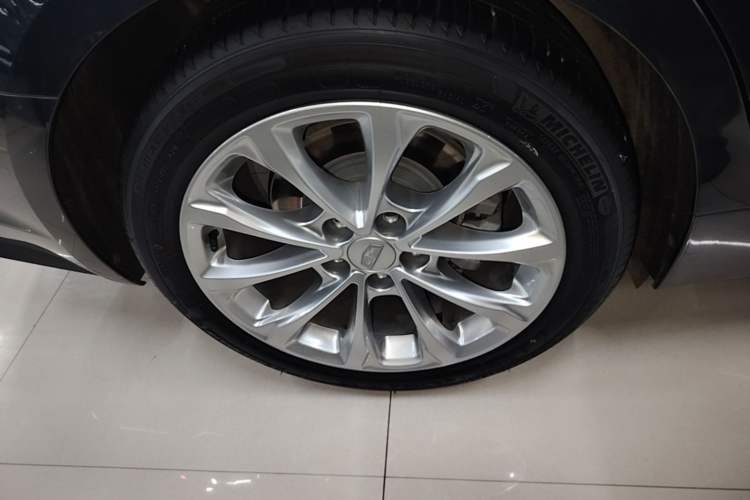 Used Cadillac CT5 2020 Revised Version 28T Luxury Edition Right Rear Wheel Hub