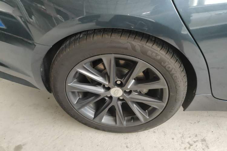 Used Cadillac CT5 2020 Revised Version 28T Luxury Edition Right Rear Wheel Hub