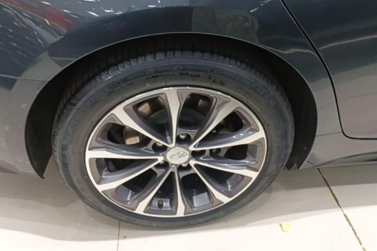 Used Cadillac CT5 2020 28T Leading Sport Model Right Rear Wheel Hub