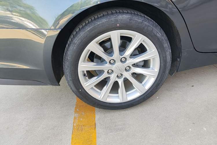Used Cadillac CT5 2020 28T Tech Edition Right Rear Wheel Hub