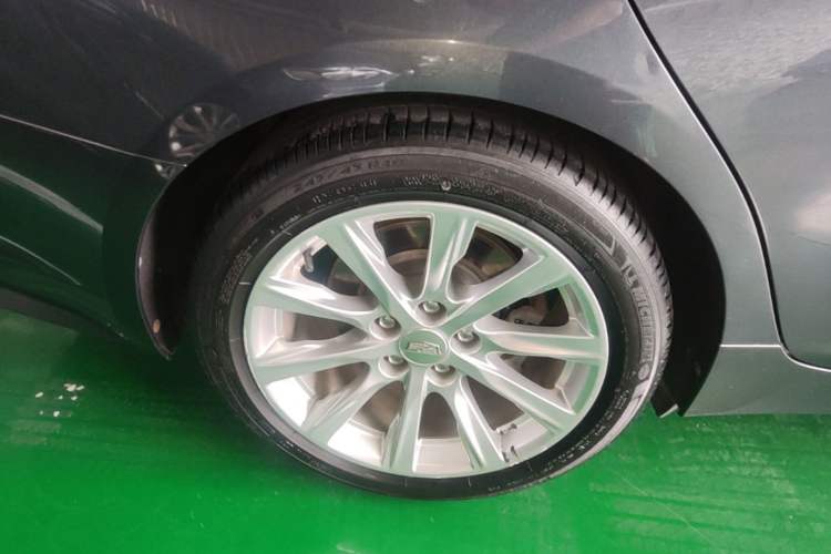 Used Cadillac CT5 2020 28T Fashion Edition Right Rear Wheel Hub