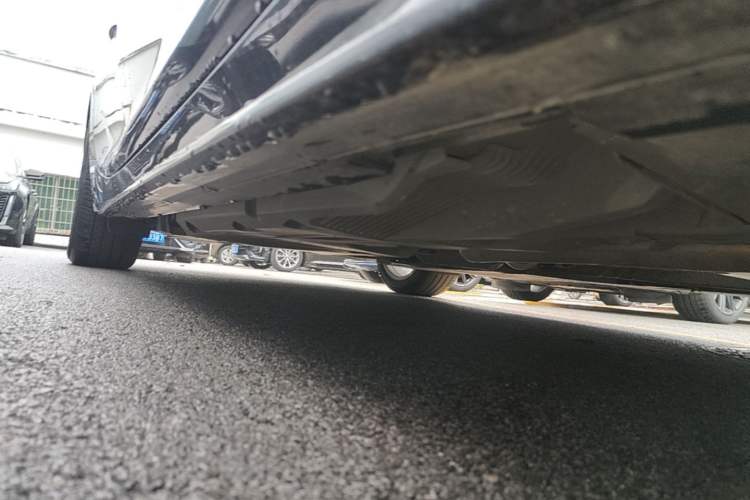 Used Cadillac CT5 2020 Updated 28T Leading Sporty Version Right Side Sill