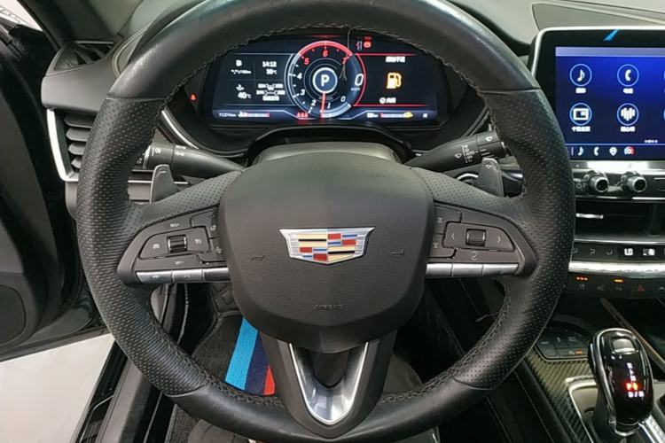 Used Cadillac CT5 2020 Revised 28T Platinum Sport Edition Steering Wheel