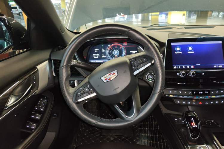 Used Cadillac CT5 2020 Revised 28T Platinum Sport Edition Steering Wheel