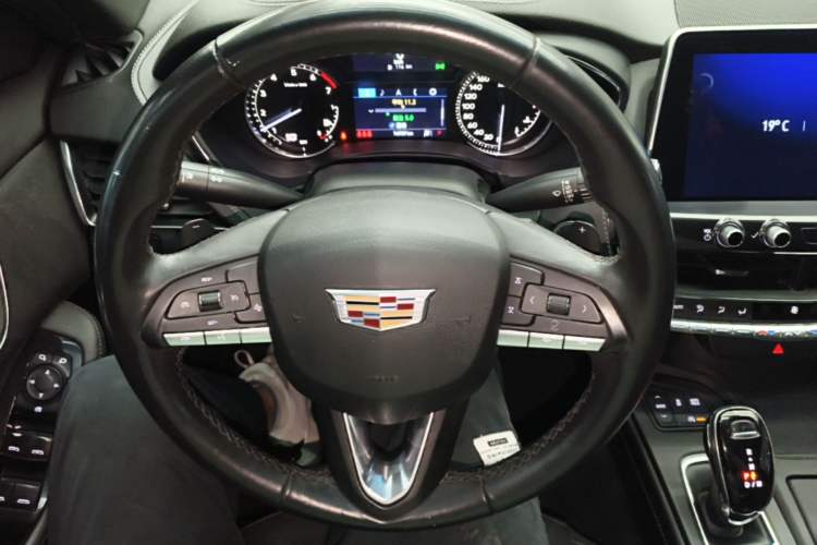 Used Cadillac CT5 2020 Revised Version 28T Tech Edition Steering Wheel