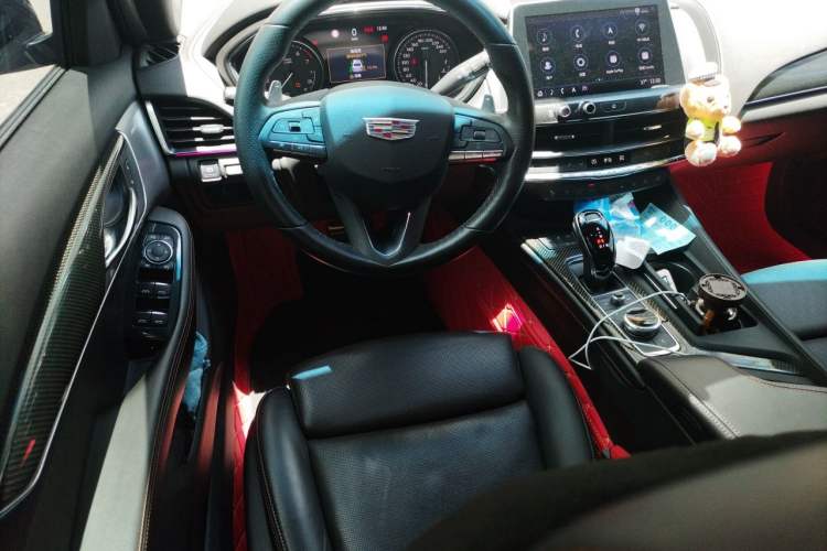 Used Cadillac CT5 2020 Revised 28T Platinum Sport Edition Steering Wheel
