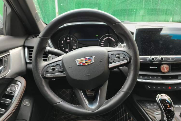 Used Cadillac CT5 2020 28T Platinum Sport Edition Steering Wheel