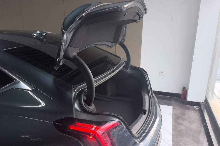 Used Cadillac CT5 2020 Revised Version 28T Luxury Edition Trunk