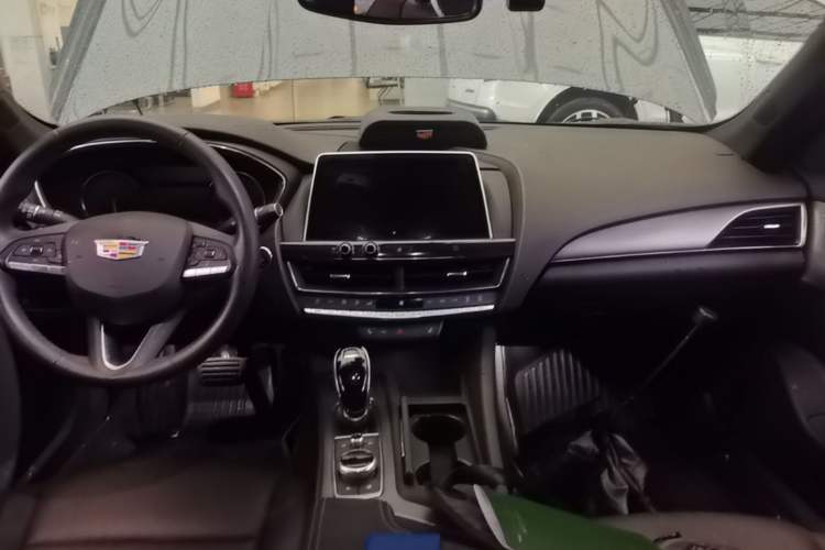 Used Cadillac CT5 2020 Revised Version 28T Luxury Edition Center Console
