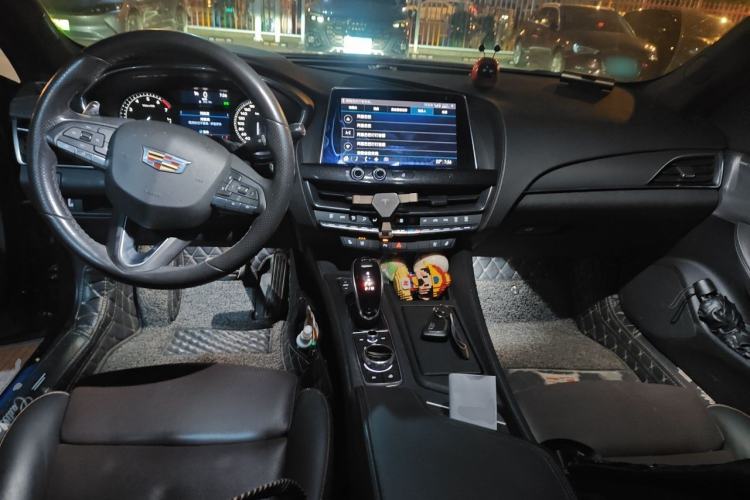 Used Cadillac CT5 2020 28T Leading Sport Model Center Console