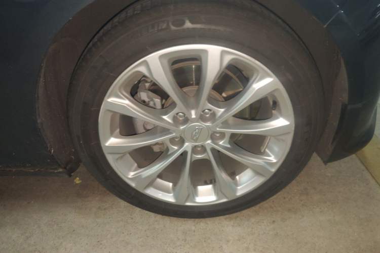 Used Cadillac CT5 2020 28T Luxury Version Right Front Wheel Hub