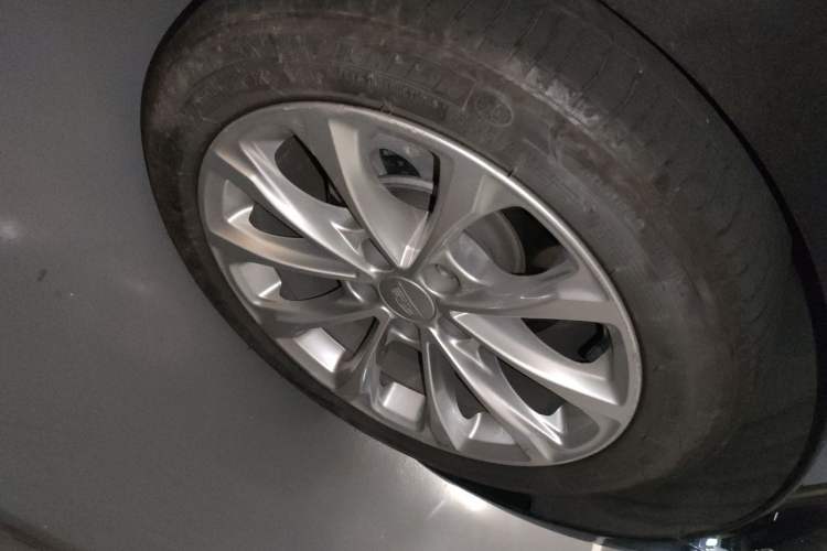 Used Cadillac CT5 2020 Revised Version 28T Luxury Edition Right Front Wheel Hub