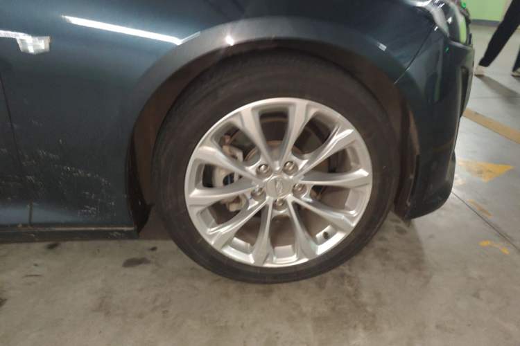 Used Cadillac CT5 2020 Revised Version 28T Luxury Edition Right Front Wheel Hub