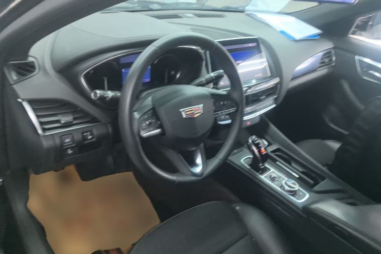 Used Cadillac CT5 2020 28T Tech Edition Center Console
