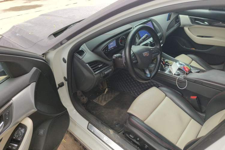 Used Cadillac CT5 2020 Revised 28T Platinum Sport Edition Driver Seat