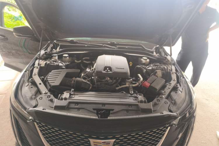 Used Cadillac CT5 2020 28T Fashion Edition Engine Bay