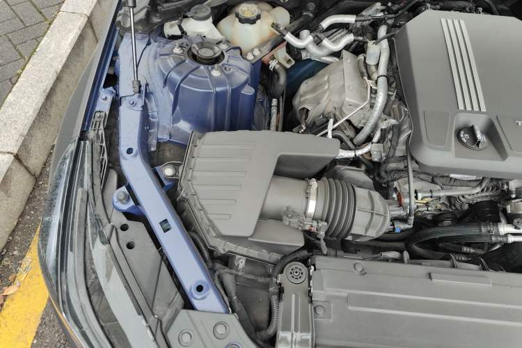 Used Cadillac CT5 2020 28T Platinum Sport Edition Engine Bay Right