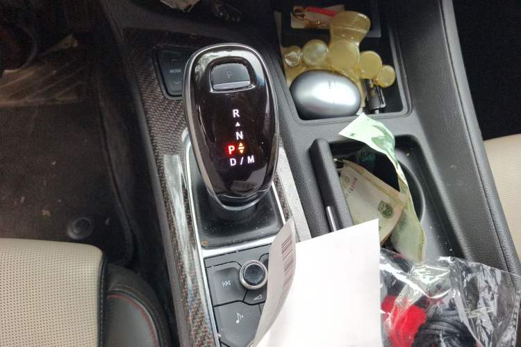 Used Cadillac CT5 2020 Revised 28T Platinum Sport Edition Gear Lever